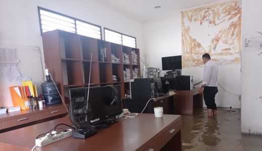 Drainase Buruk, Kantor KPID Kebanjiran - GenPI.co NTB