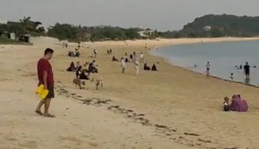 Uniknya Pasir Serupa Merica di Pantai Mandalika - GenPI.co NTB