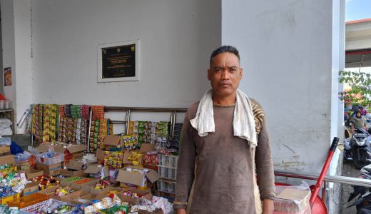 Oase Ramadan 2023: Muhtar Jadi Buruh Angkut di Pasar demi Keluarga - GenPI.co NTB