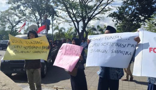 Guru Madrasah Protes Kemenag Lombok Tengah, Gaji sertifikasi Ditahan 6 Bulan - GenPI.co NTB