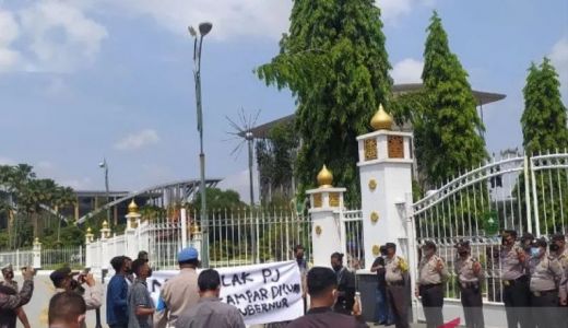 Diduga Terlibat Korupsi, Kamsol Ditolak Jadi Pj Bupati Kampar - GenPI.co RIAU