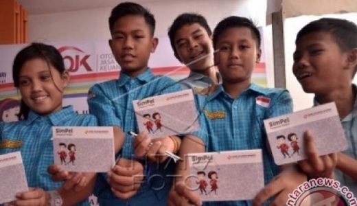 Riau Dorong Siswa SMA dan SMP Nabung Sejak Dini - GenPI.co RIAU