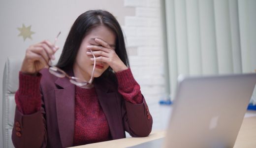 5 Tips Simpel Cegah Mata Lelah di Depan Komputer - GenPI.co RIAU