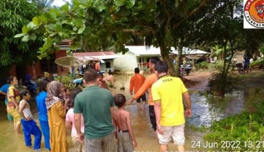 Banjir Desa Kasikan, Ini Langkah Pj Bupati Kampar - GenPI.co RIAU