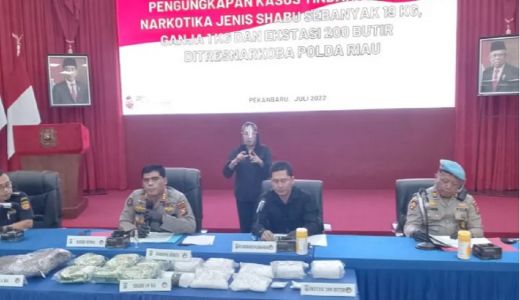 Polda Riau Amankan 200 Pil Ekstasi dan 1 Kg Ganja - GenPI.co RIAU