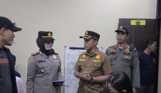 Razia Warung Remang-remang di Pekanbaru, 13 Wanita Terjaring - GenPI.co RIAU