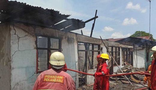 Kebakaran di Permukiman Padat Pekanbaru, 5 Rumah Hangus - GenPI.co RIAU