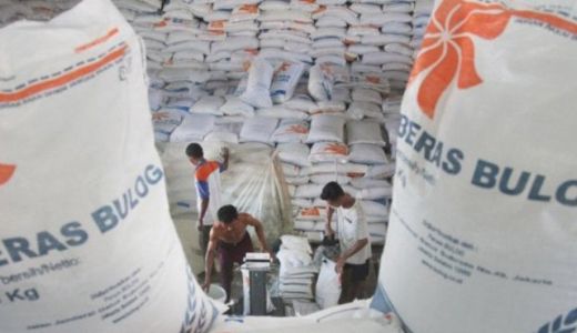 Kendalikan Harga, Bulog Riau Gelontor 11 Ribu Ton Beras ke Pasar - GenPI.co RIAU