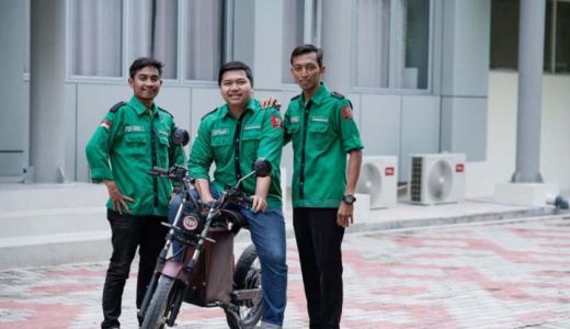 Keren! Mahasiswa Pekanbaru Ini Bikin Motor Listrik Jap Style - GenPI.co RIAU