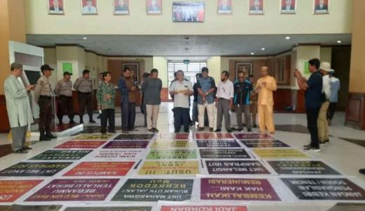 Sejumlah Dosen UIN Suska Riau Demo Gegara Tunjangan Dipotong - GenPI.co RIAU