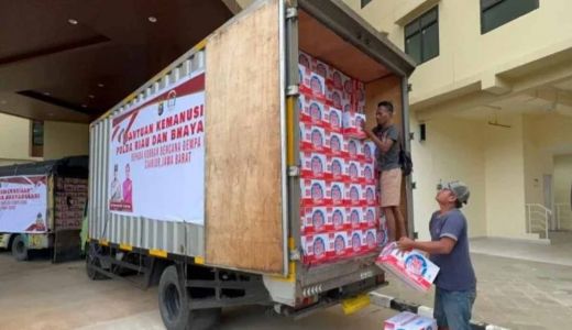 Polda Riau Kirim Logistik ke Pengungsi Korban Gempa Cianjur - GenPI.co RIAU