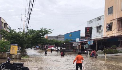 Waspada Hujan Lebat, BPBD Riau Minta Posko Kebencanaan Diaktifkan - GenPI.co RIAU