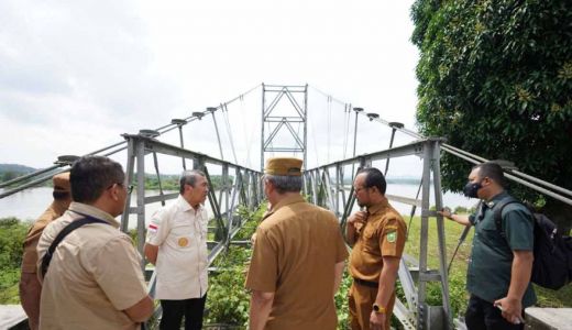Jembatan Mangkrak di Kampar, Syamsuar Minta Segera Diperbaiki - GenPI.co RIAU