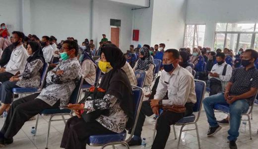 BKD Beber Nasib 18 Ribu Tenaga Honorer di Pemprov Riau - GenPI.co RIAU