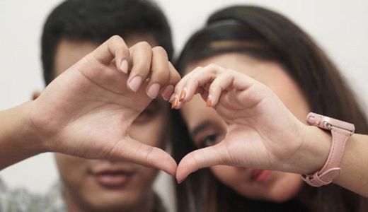 Alasan Logis Cinta Pertama Sulit Dilupakan Meski Telah Menikah - GenPI.co SULSEL