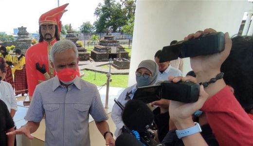 Suka Sultan Hasanuddin, Ganjar Pranowo: Bajunya Selalu Merah - GenPI.co SULSEL