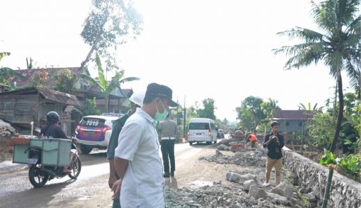 Gubernur Sulsel Turun ke Titik Langganan Banjir, Warga Happy - GenPI.co SULSEL