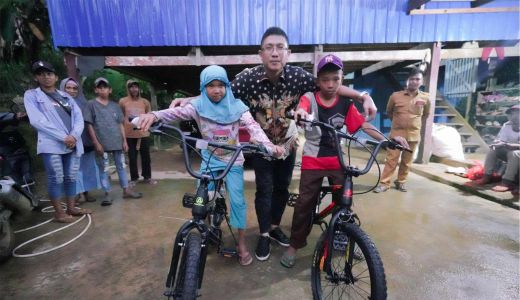 Gubernur Sulsel Berhati Mulia, Anak Bawa Parang, Dikasih Sepeda - GenPI.co SULSEL