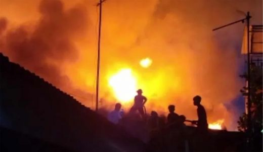 Belasan Rumah di Tallo Makassar Terbakar Hebat, 1 Warga Jadi Korban - GenPI.co SULSEL