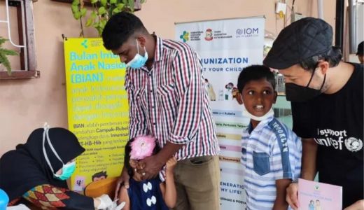 Cegah KLB, Anak Imigran di Makassar Sulsel Imunisasi Campak Rubella - GenPI.co SULSEL