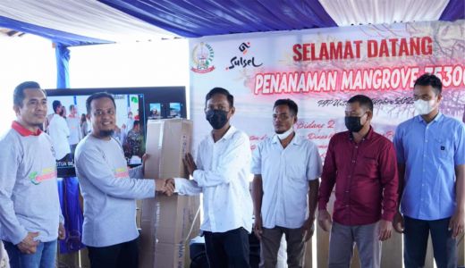 Gubernur Sulsel Beri Smart Fishing, Nelayan Talakar Gembira, Hore! - GenPI.co SULSEL
