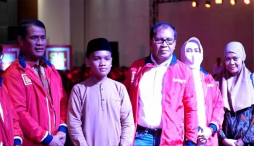 IKA Unhas Beri Beasiswa Anak Korban Insiden Tarik Tambang Makassar - GenPI.co SULSEL