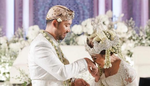 Raffi Ahmad Kasih Kado Pernikahan Tak Biasa, Kiky Saputri dan M Khairi Happy Banget - GenPI.co SULSEL