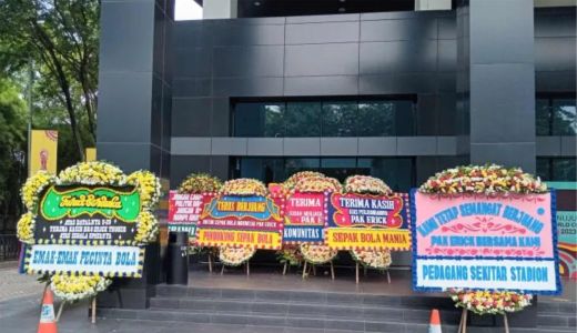 PSM Makassar Kirim Karangan Bunga ke Kantor PSSI, Sedih Banget - GenPI.co SULSEL