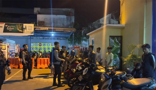 Razia Balap Liar Makassar, 65 Mobil Motor Diangkut Polisi - GenPI.co SULSEL