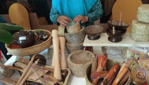Kreatif, Warga Konawe Kepulauan Sulap Sampah Kelapa Jadi Suvernir - GenPI.co SULTRA