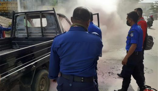 Diduga karena Ini, Sebuah Mobil Pikap Terbakar di Jalan Kendari - GenPI.co SULTRA