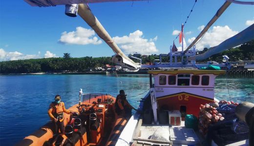 Detik-Detik Kapal Nelayan Dievakuasi Basarnas di Perairan Busel - GenPI.co SULTRA