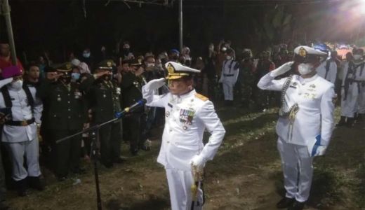 Danlantamal Makassar Pimpin Pemakaman Jenazah Marinir di Sultra - GenPI.co SULTRA