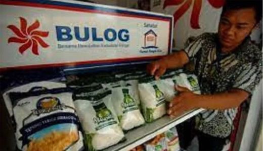 Bulog Baubau Pasok 20 Ton Gula Pasir 3 Kabupaten di Sultra - GenPI.co SULTRA