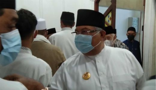 Libur Lebaran, Gubernur Ali Mazi Ajak Warga Sultra Booster - GenPI.co SULTRA