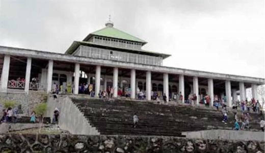 Masjid Tua Muna Jadi Magnet Wisatawan saat Libur Lebaran - GenPI.co SULTRA