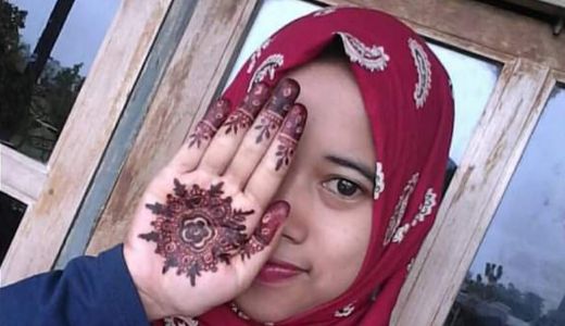 Belajar Melukis Henna dari Internet, Indriani Banjir Cuan, Mantap - GenPI.co SULTRA