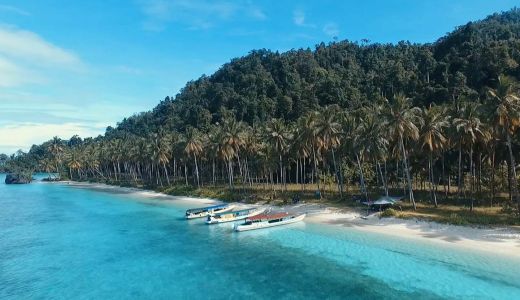 Pasir Panjang Labengki, Salah Satu Pantai Terindah di Sultra - GenPI.co SULTRA
