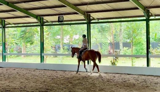 Lesti Kejora Lincah Menunggang Kuda Nabila Syakib - GenPI.co SULTRA