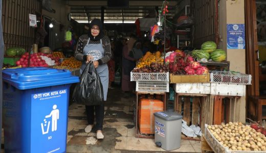 Bersihkan Sampah demi Lingkungan, BRI Sasar Pasar Kesesi Pekalongan - GenPI.co SULTRA