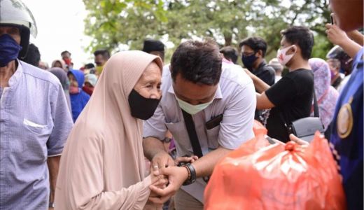 Pj Gubernur Sultra Kasih Kejutan untuk 500 Warga Baubau, Mantap - GenPI.co SULTRA