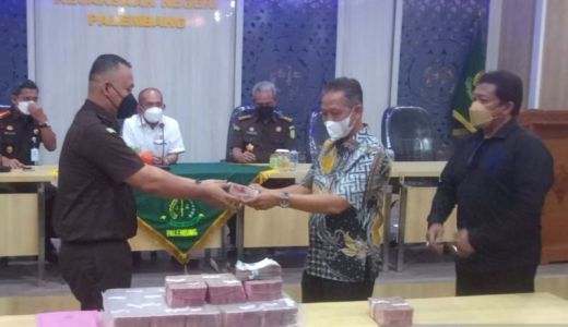 Mantan Bupati Muara Enim Beri Uang Segepok, Jumlahnya Fantastis - GenPI.co SUMSEL