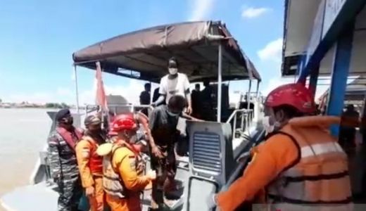 9 Awak Kapal Tenggelam Berhasil Dievakuasi Basarnas Palembang - GenPI.co SUMSEL