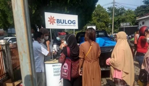 Tim PPKK OKU Gelar Bazar Sembako Murah, Langsung Diserbu Warga - GenPI.co SUMSEL