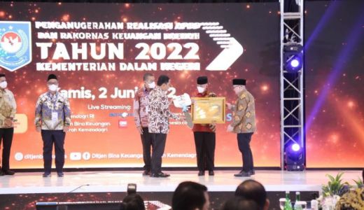 PT Taspen Beri Kabupaten OKU Penghargaan Terbaik Se-Indonesia - GenPI.co SUMSEL