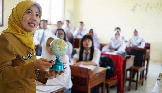 Ribuan Guru dan Tenaga Pendidik di Palembang Belum Terima Insentif - GenPI.co SUMSEL