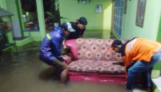 Aktivitas Masyarakat Baturaja OKU Sempat Lumpuh Karena Banjir - GenPI.co SUMSEL