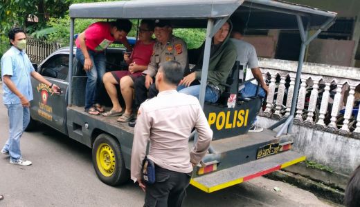 Kesal Lama Dibelikan Rokok, E Nekat Bakar Rumahnya di Palembang - GenPI.co SUMSEL
