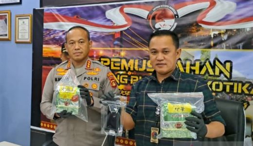 Edarkan Sabu-sabu Asal Malaysia di Palembang, SU dan AM Ditangkap Polisi - GenPI.co SUMSEL