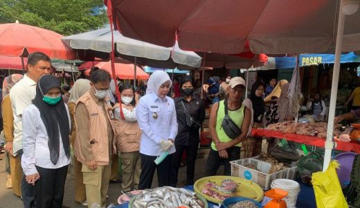 Sambut HUT APEKSI, Pemkot Palembang dan BPOM Cek Makanan di Pasar - GenPI.co SUMSEL